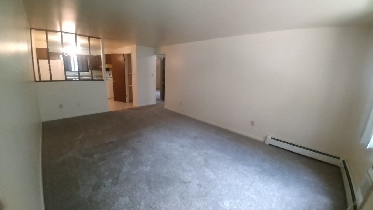 331 E Magnolia St - Photo 2 of 13