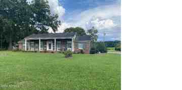featured image of 702 N Elm St