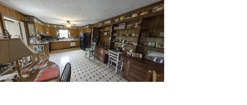 702 N Elm St - Photo 5 of 17