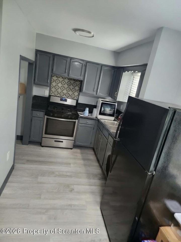 16 Watkins St #A - Photo 4 of 10