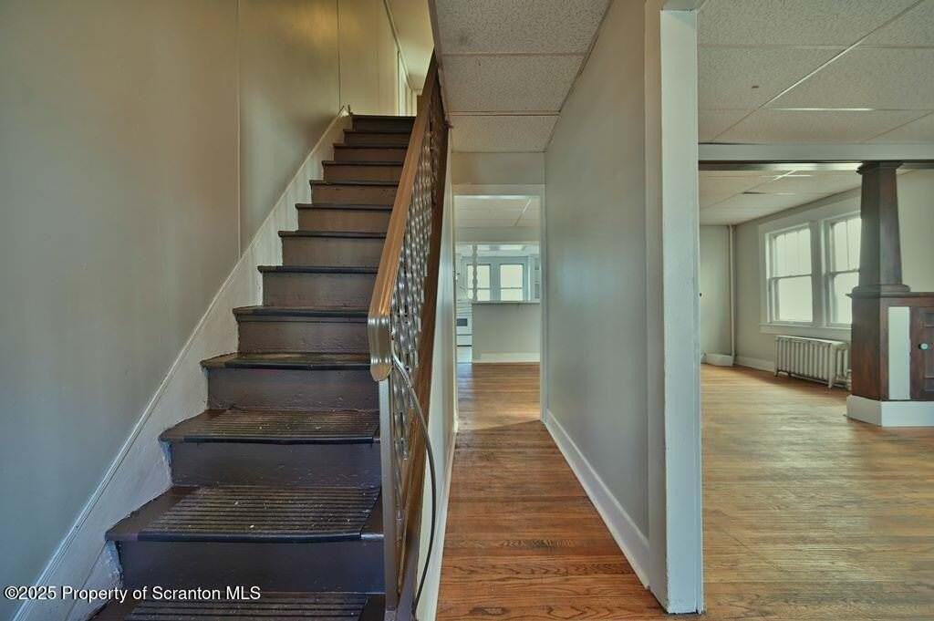 416 E Market St - Photo 4 of 39