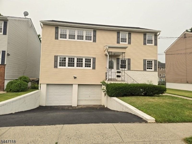 832 Dewey St