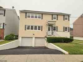 featured image of 832 Dewey St #2