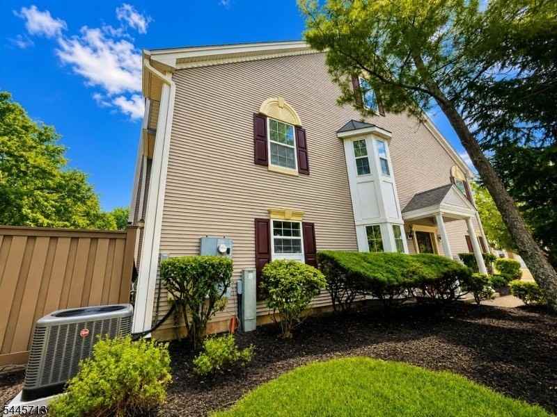 1501 Stech Dr - Photo 2 of 28