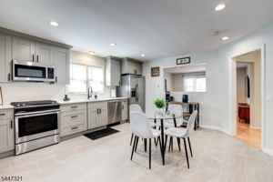 featured image of 635 N 9th St 1st Fl #1