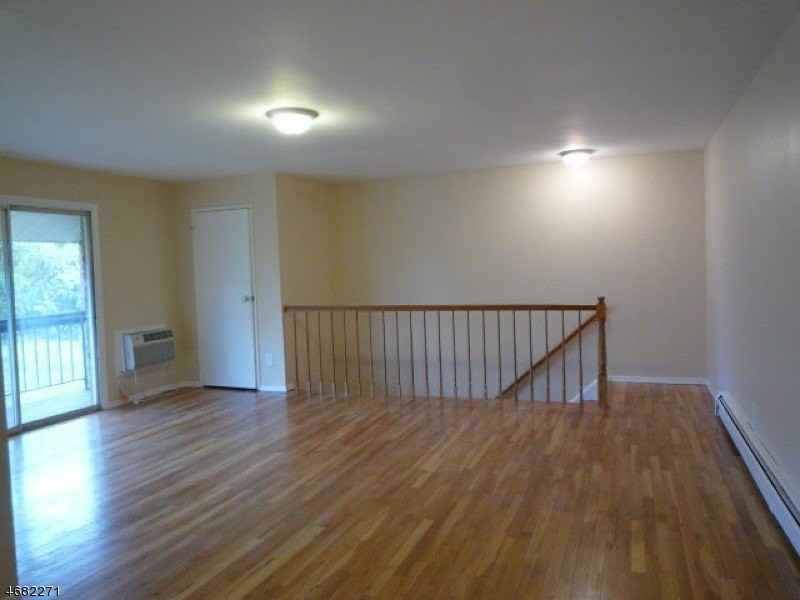 16 Deanna Dr #32 - Photo 2 of 13