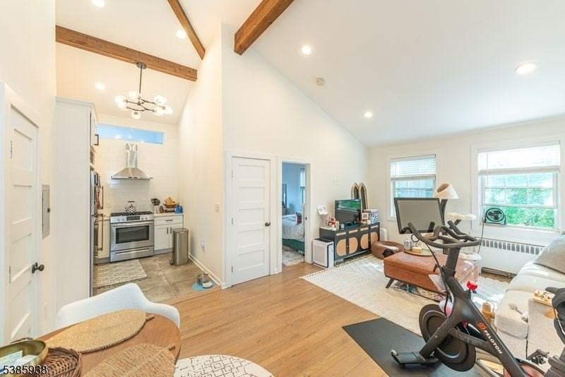 378 Claremont Ave #8