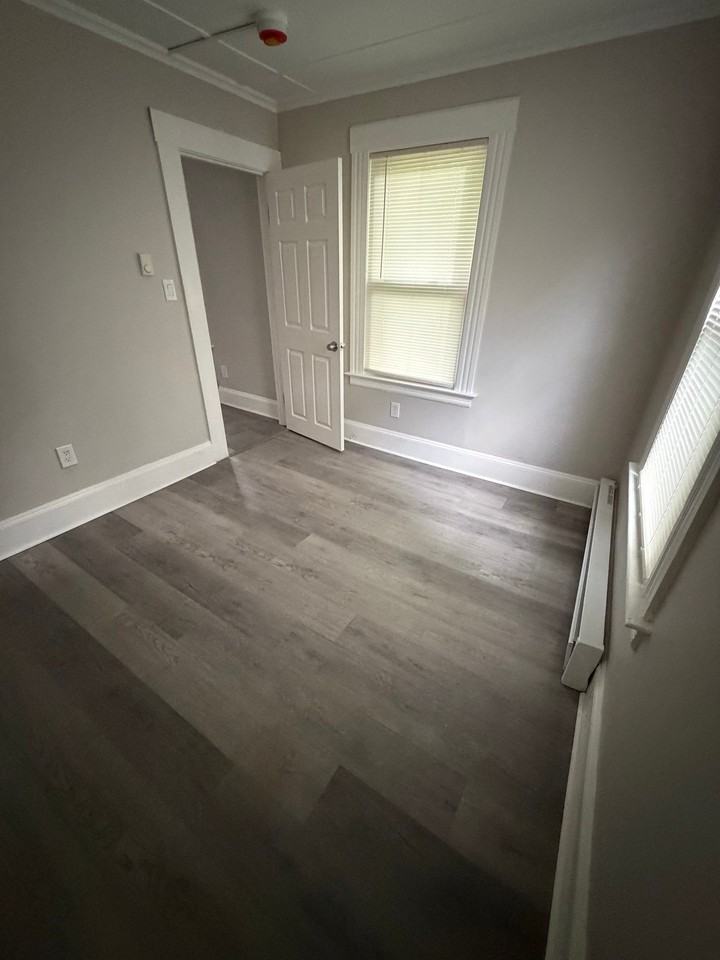 102 High St #B - Photo 4 of 13