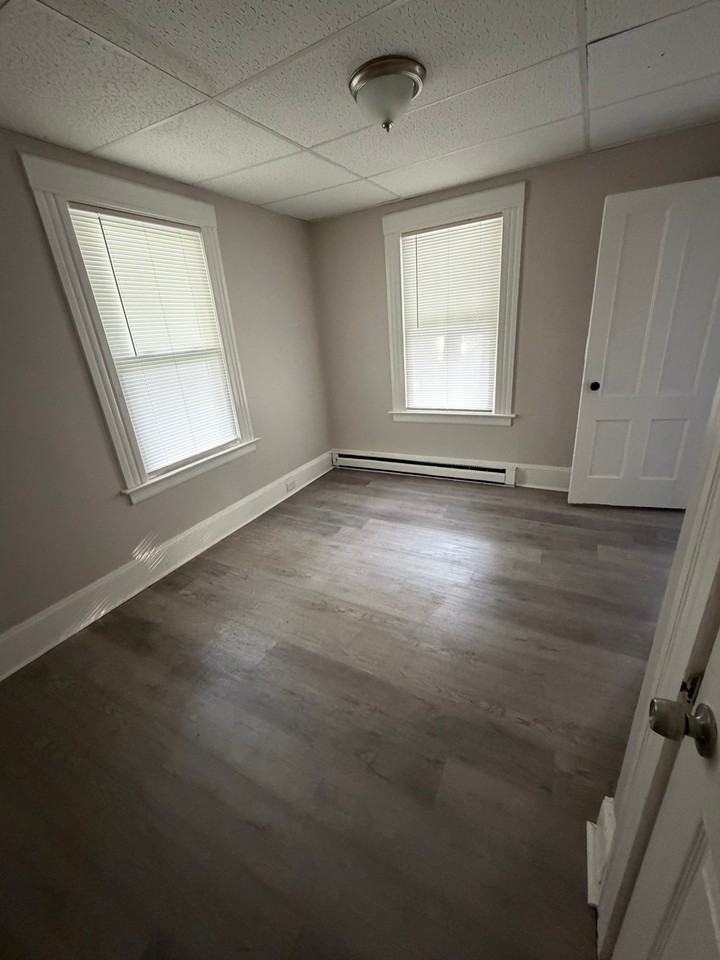 102 High St #B - Photo 7 of 13
