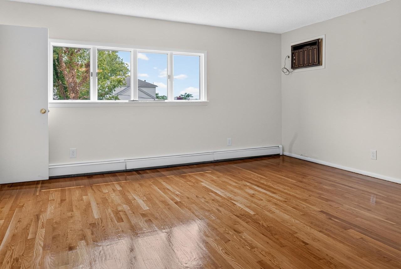 41 Edwards Ct #2 - Photo 5 of 20