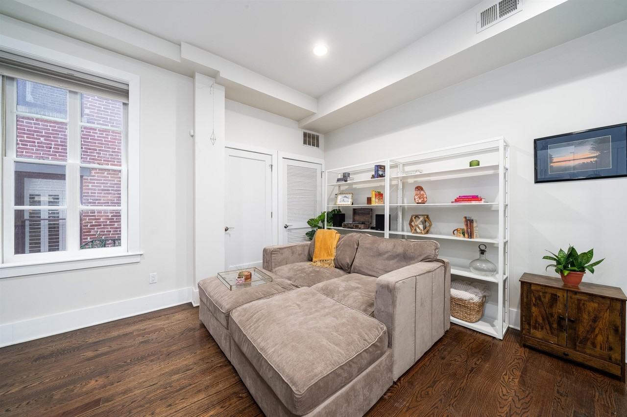 591 Jersey Ave #3 - Photo 5 of 18