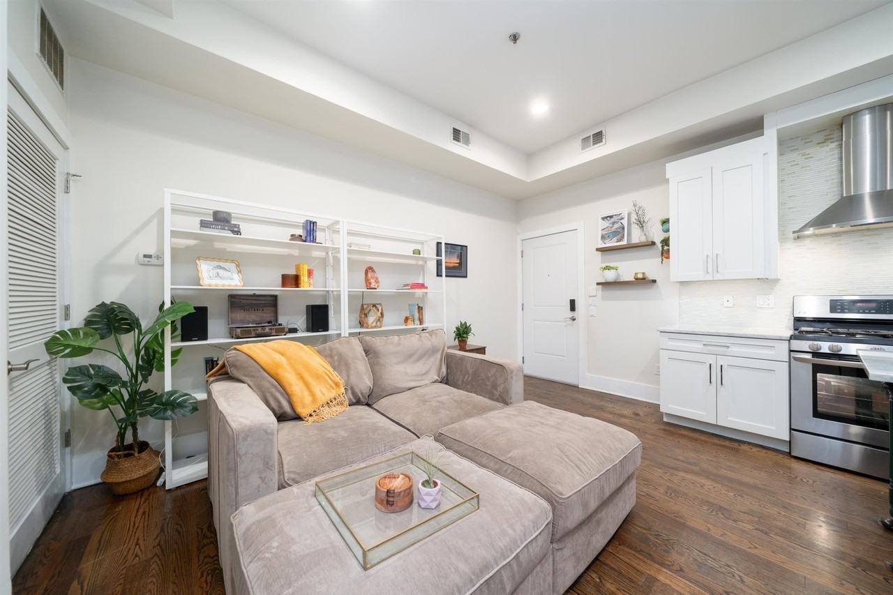 591 Jersey Ave #3 - Photo 6 of 18