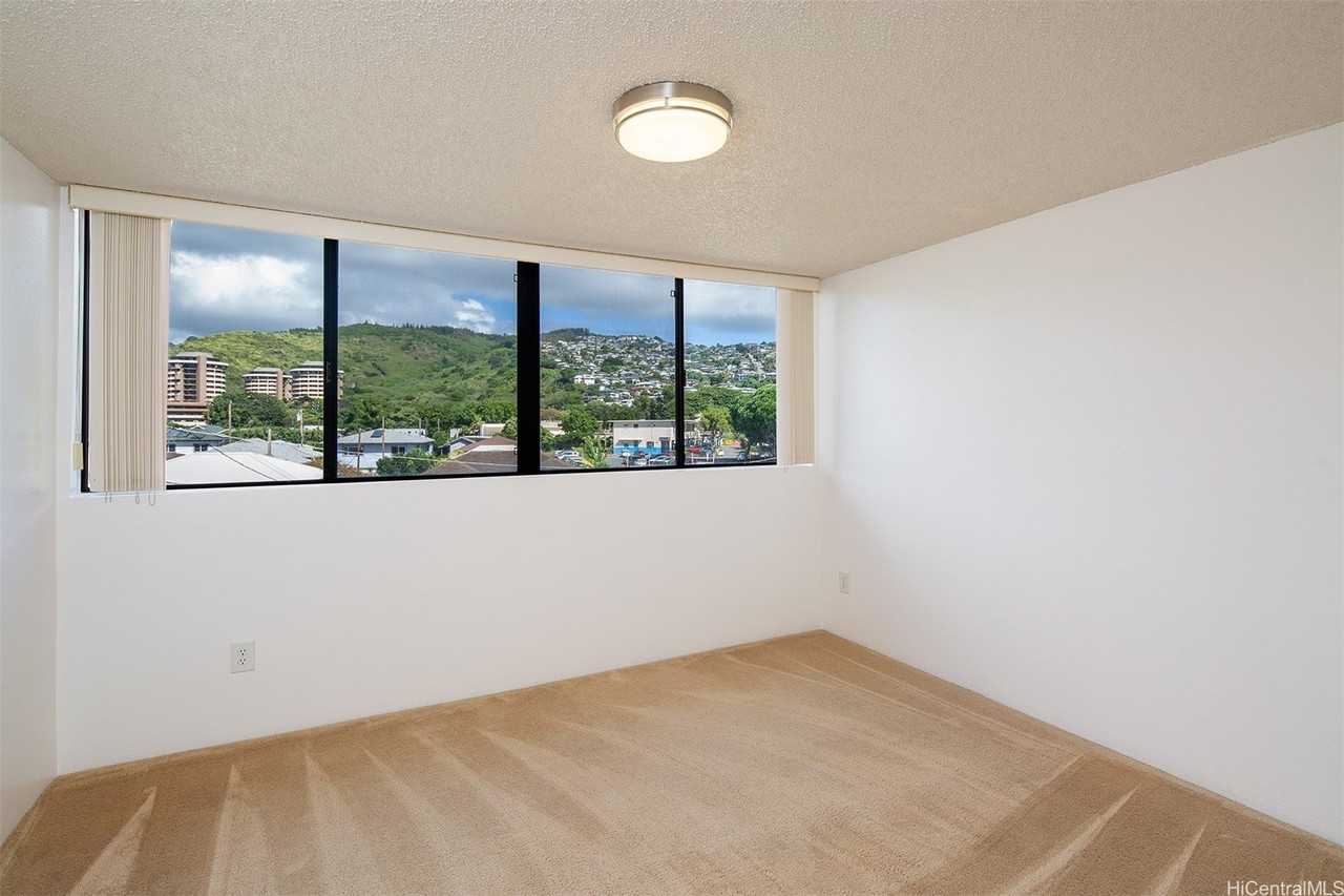 2860 Waialae Ave #302 - Photo 6 of 11