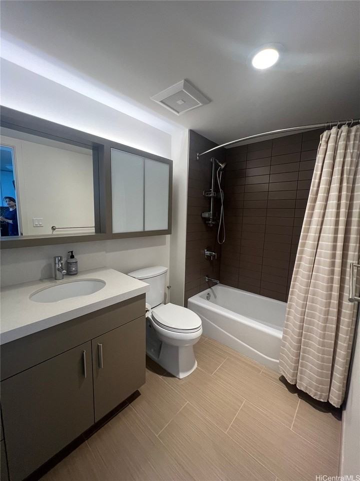 600 Ala Moana Blvd #2705 - Photo 4 of 18