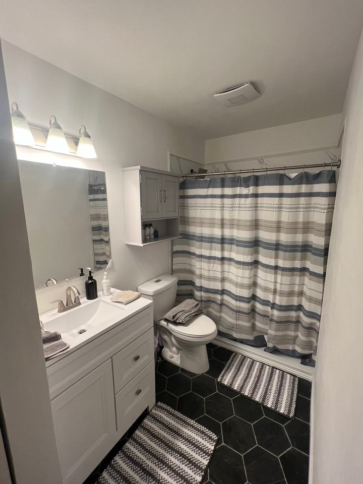 1401 Evergreen Ave #1401 - Photo 3 of 4