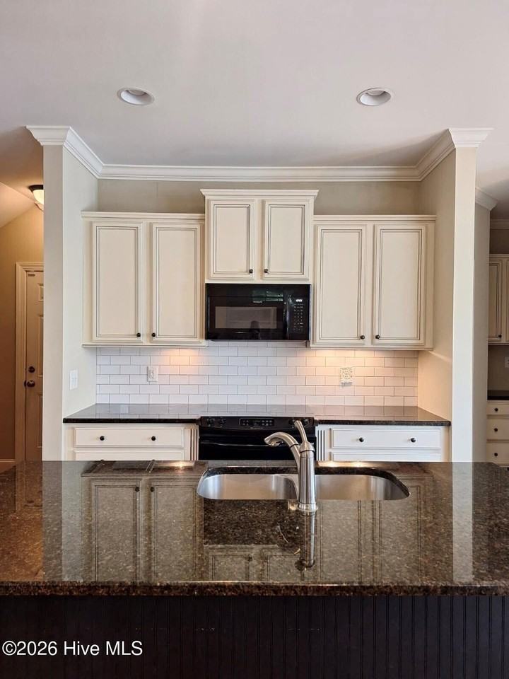 168 Blackwater Dr - Photo 3 of 26