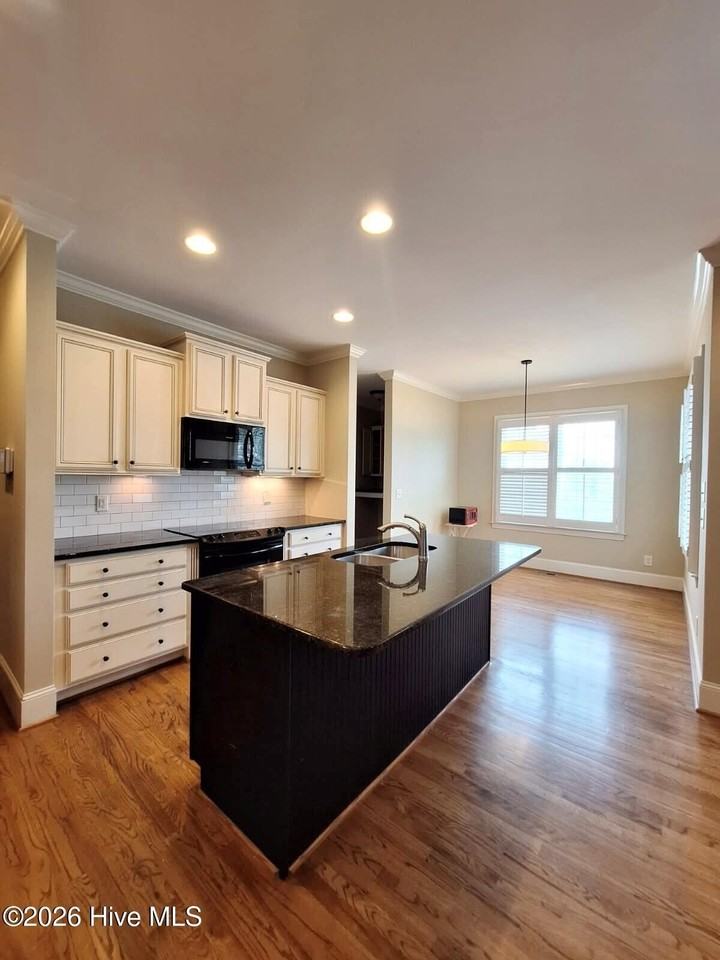 168 Blackwater Dr - Photo 5 of 26