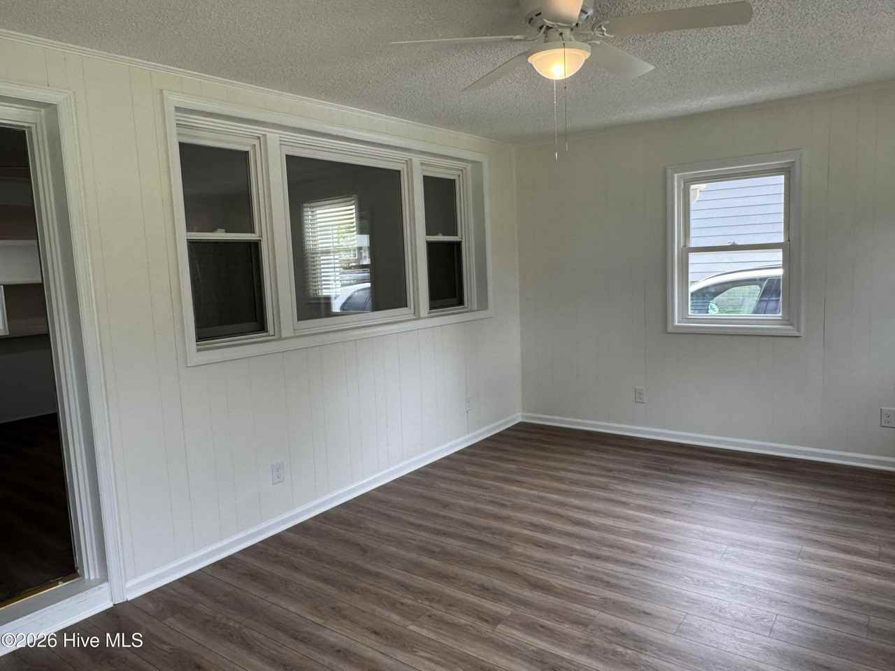208 Regalwood Dr - Photo 2 of 15