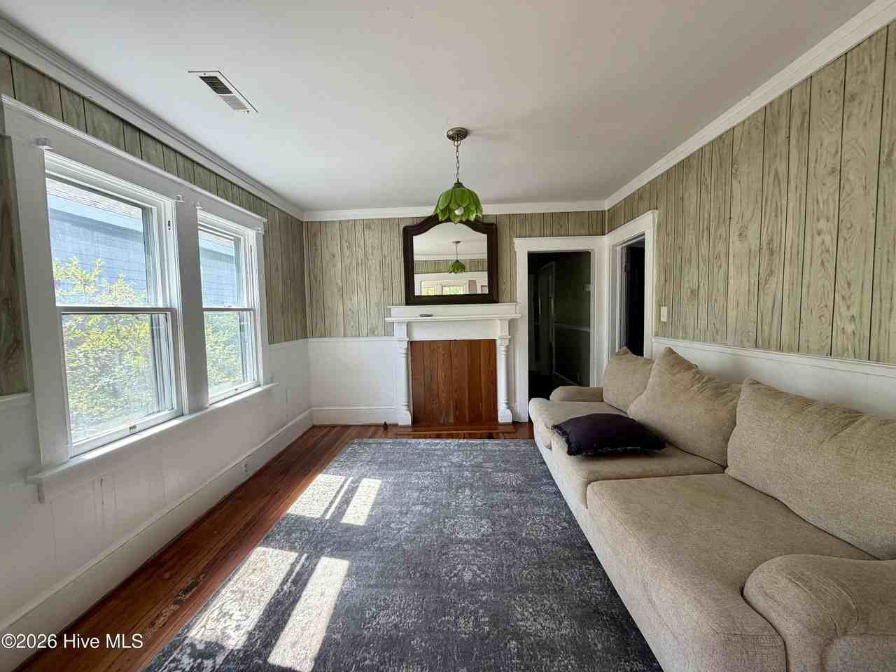 414 Bladen St - Photo 2 of 9