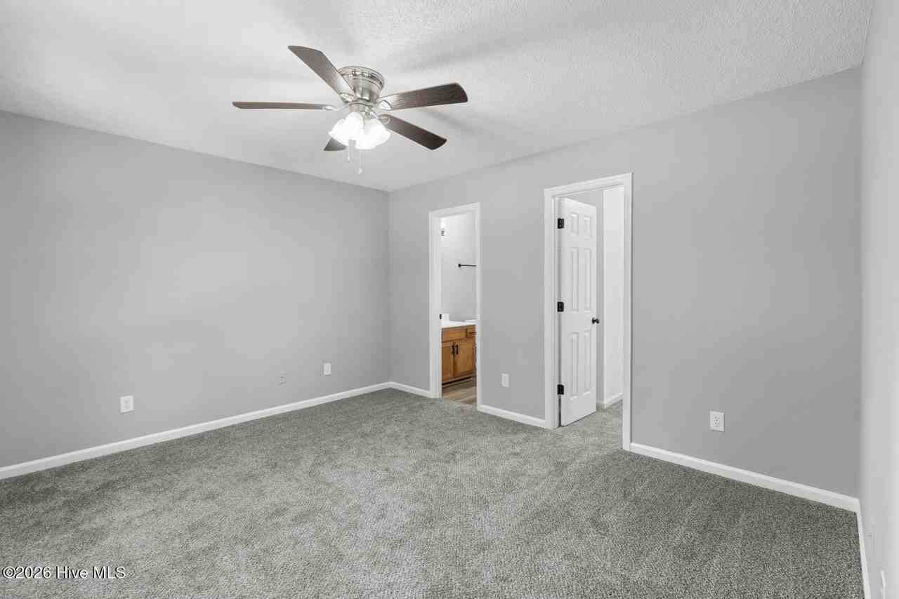130 Sweetwater Dr - Photo 7 of 19