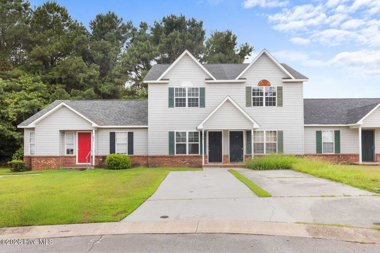 893 W Pueblo Dr
