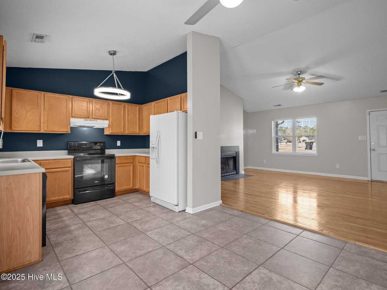 218 Winterberry Ct - Photo 6 of 31