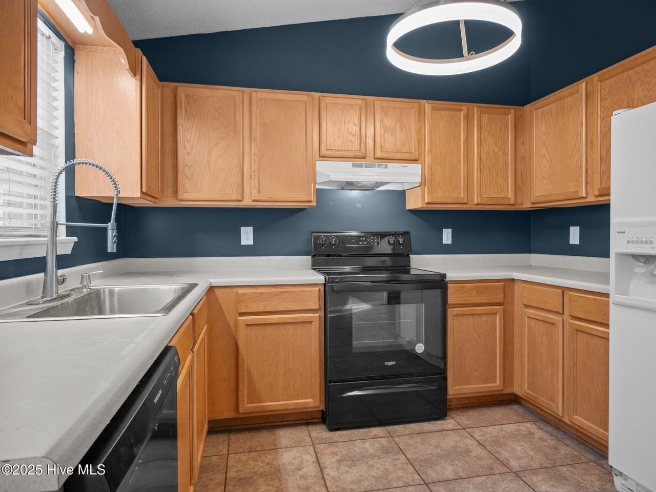 218 Winterberry Ct - Photo 7 of 31
