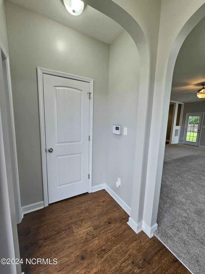 833 Tuscarora Trl - Photo 3 of 22