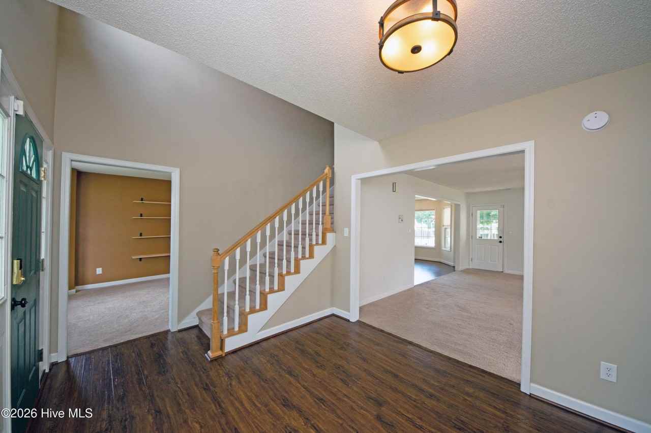 1112 Huff Dr - Photo 6 of 34