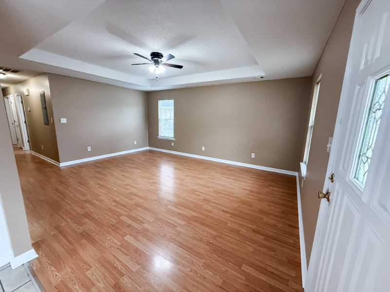 304 Spring Creek Dr - Photo 4 of 16