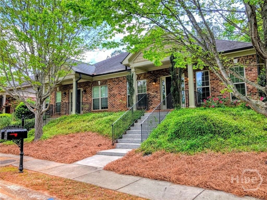 1121 Livingston Trl
