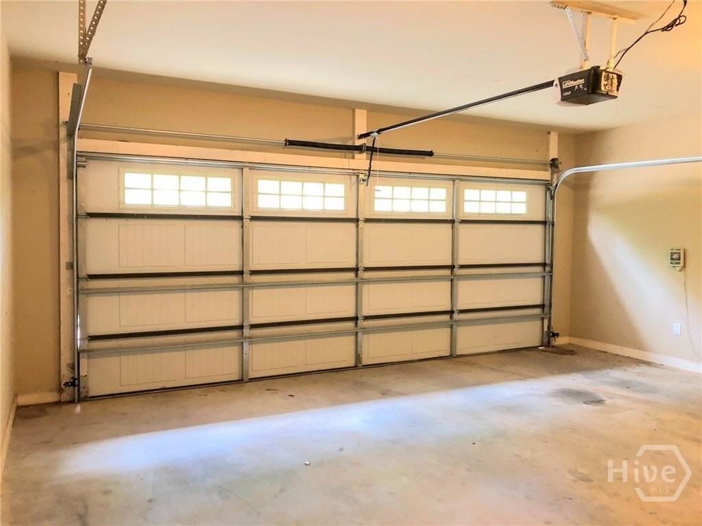 1121 Livingston Trl - Photo 5 of 32