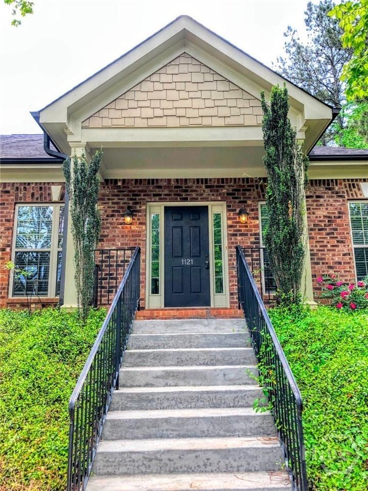 1121 Livingston Trl - Photo 6 of 32