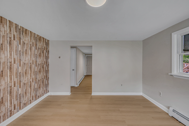 194 Parsonage St - Photo 3 of 20