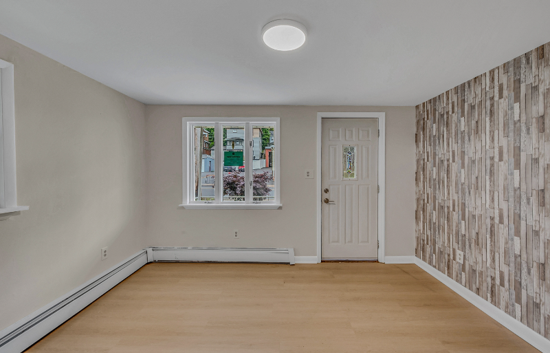 194 Parsonage St - Photo 4 of 20