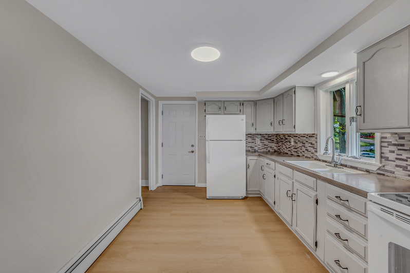 194 Parsonage St - Photo 6 of 20