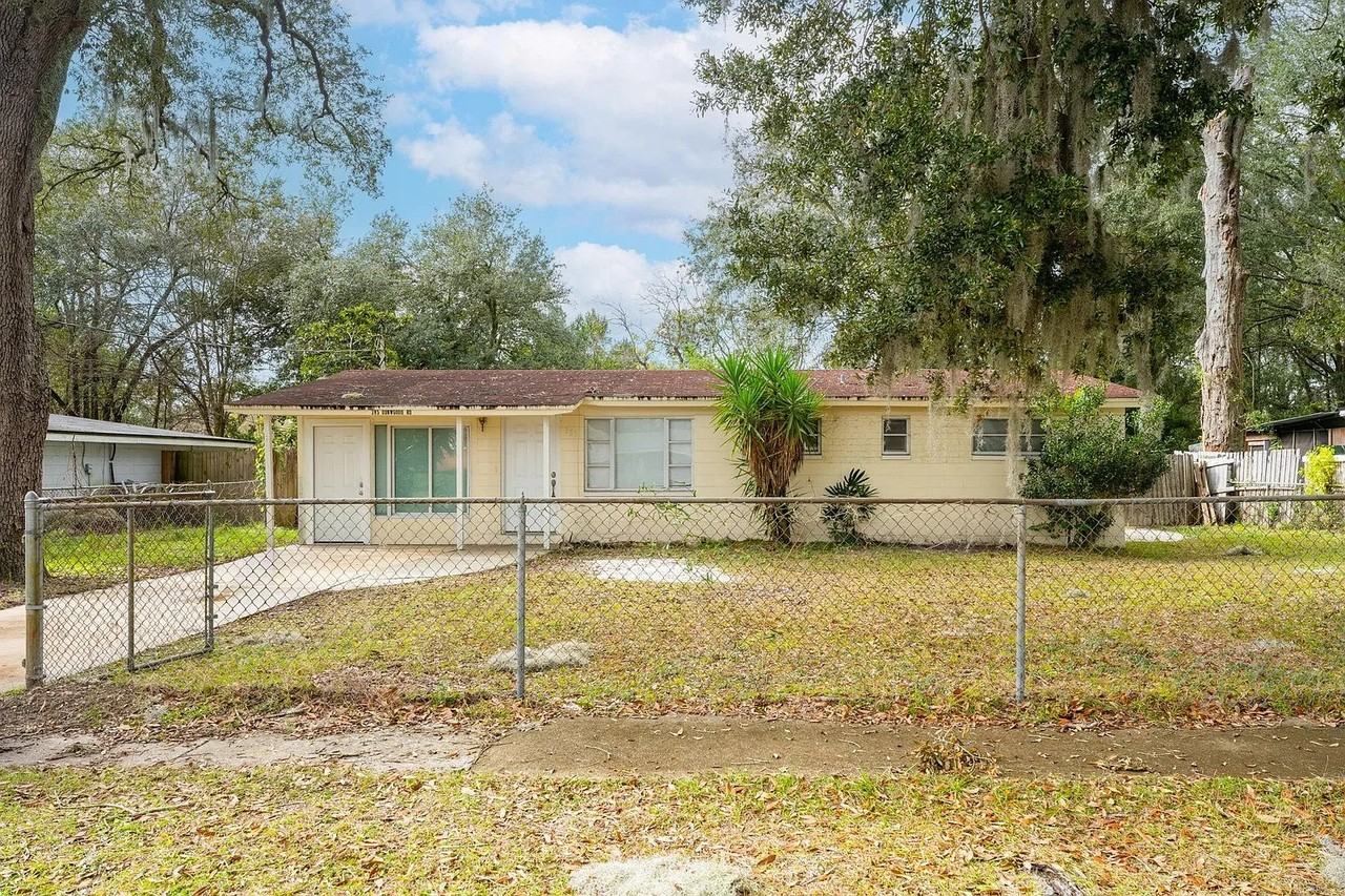 385 Dunwoodie Rd