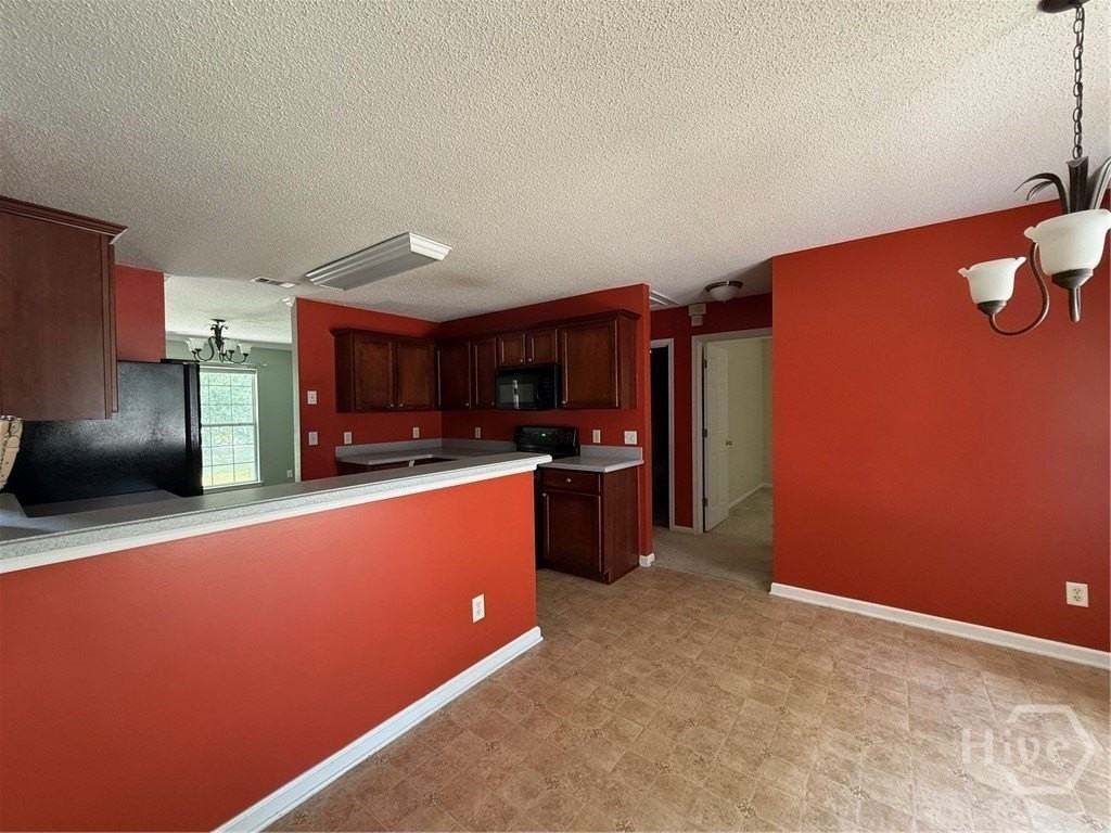 138 Silverton Rd - Photo 5 of 14