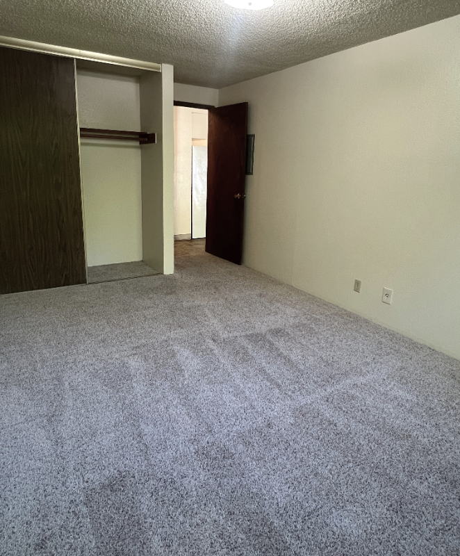 1430 Nw Division St #36 - Photo 5 of 10