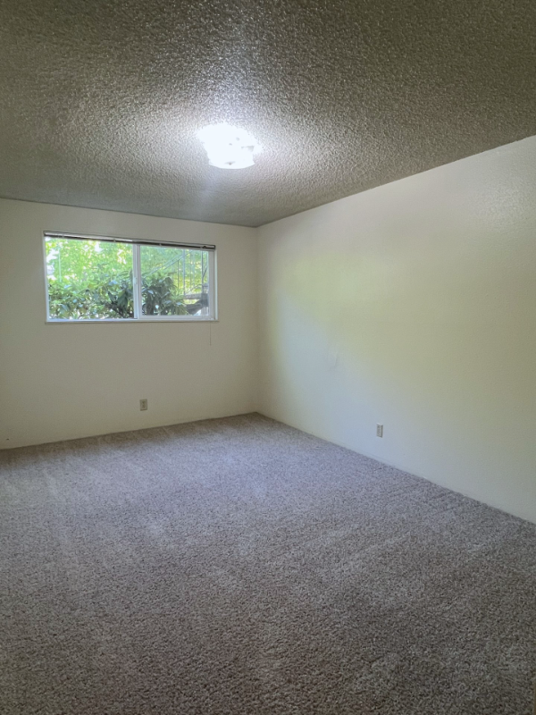 1430 Nw Division St #36 - Photo 6 of 10