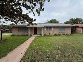 featured image of 101 Crescent Dr