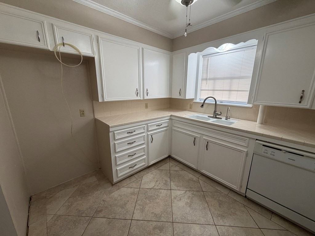 101 Crescent Dr - Photo 6 of 16