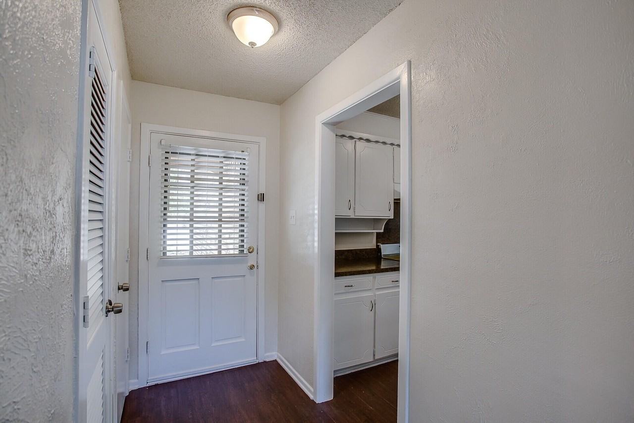 5004 54th St - Photo 2 of 14