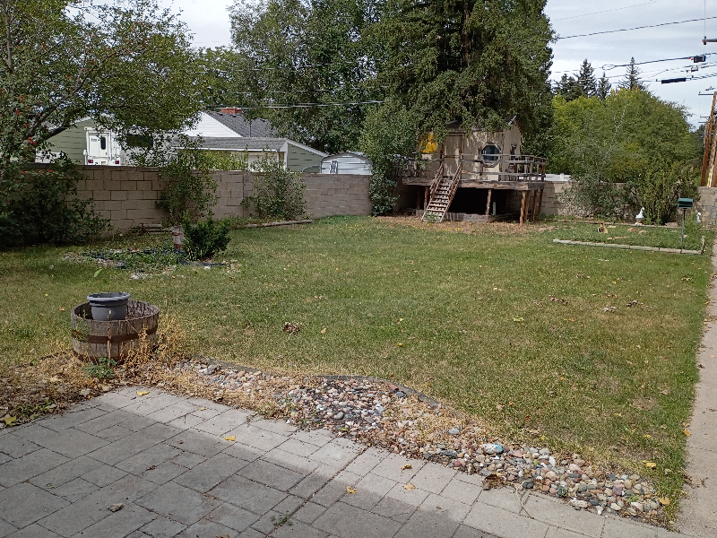 1982 Newton Dr - Photo 2 of 12