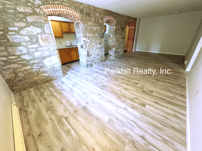 410 W Pennsylvania Ave #401 - Photo 3 of 10