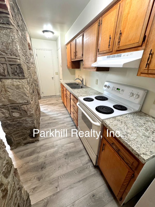 410 W Pennsylvania Ave #401 - Photo 4 of 10