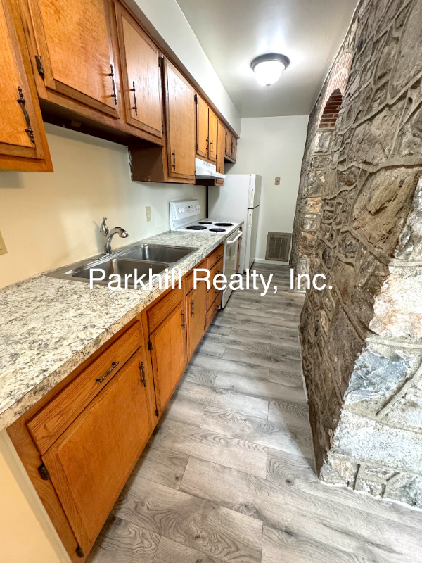 410 W Pennsylvania Ave #401 - Photo 5 of 10