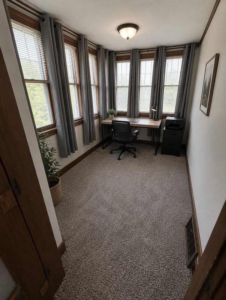 2622 Ridge Ave - Photo 4 of 10