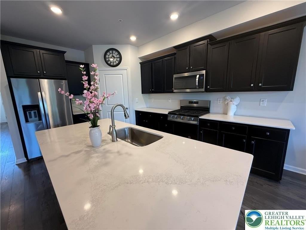 1047 Turnstone Dr - Photo 3 of 17