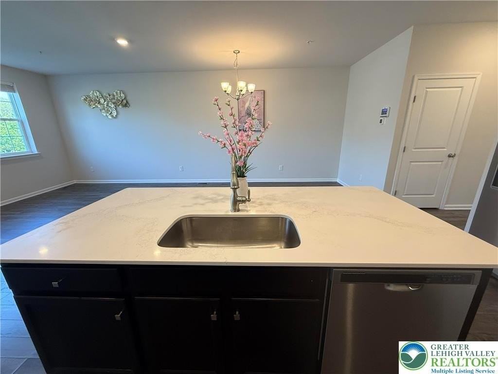 1047 Turnstone Dr - Photo 4 of 17